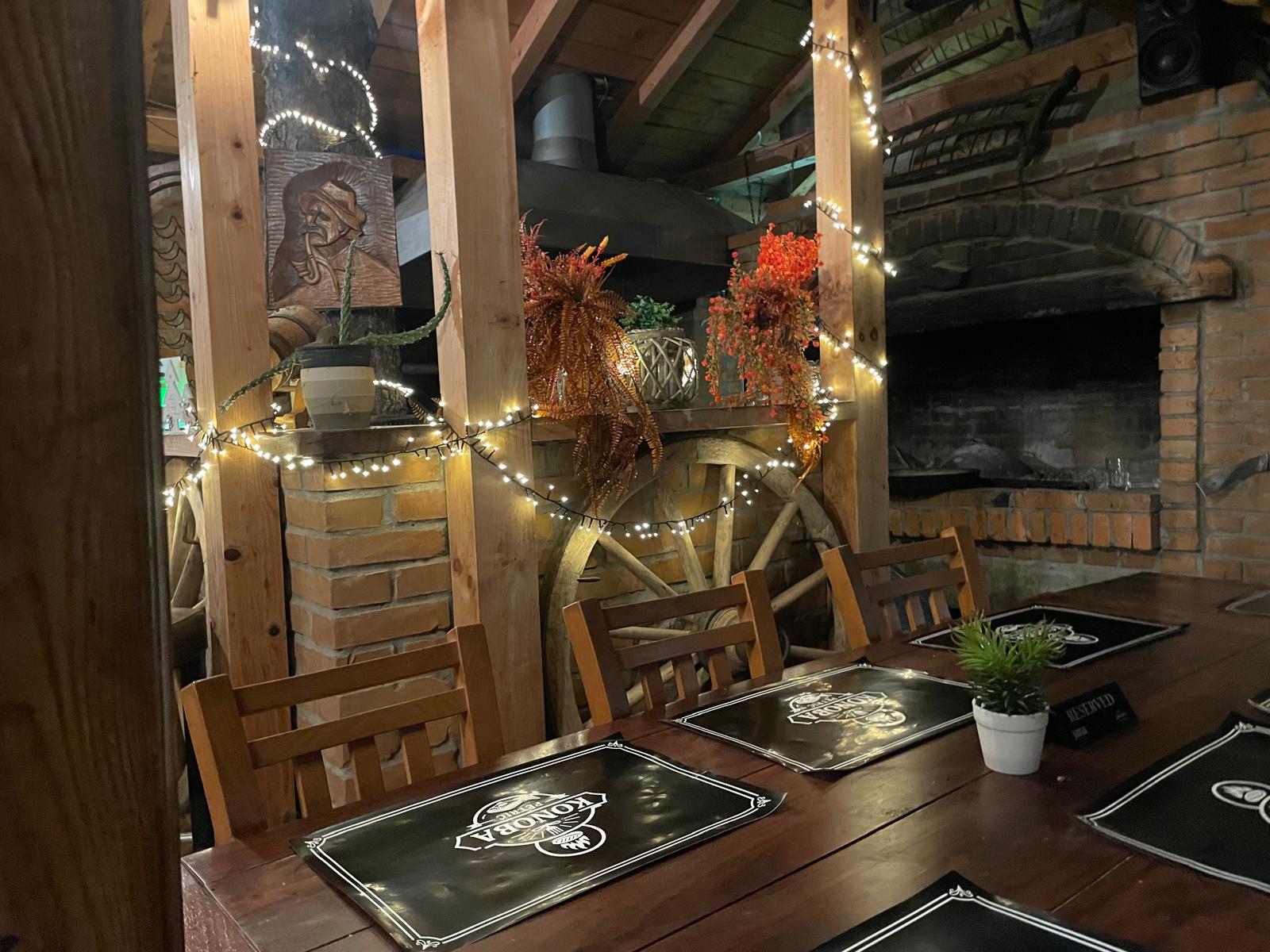 Bar prostor Krčma Petrić - rustikalni dizajn, Osijek