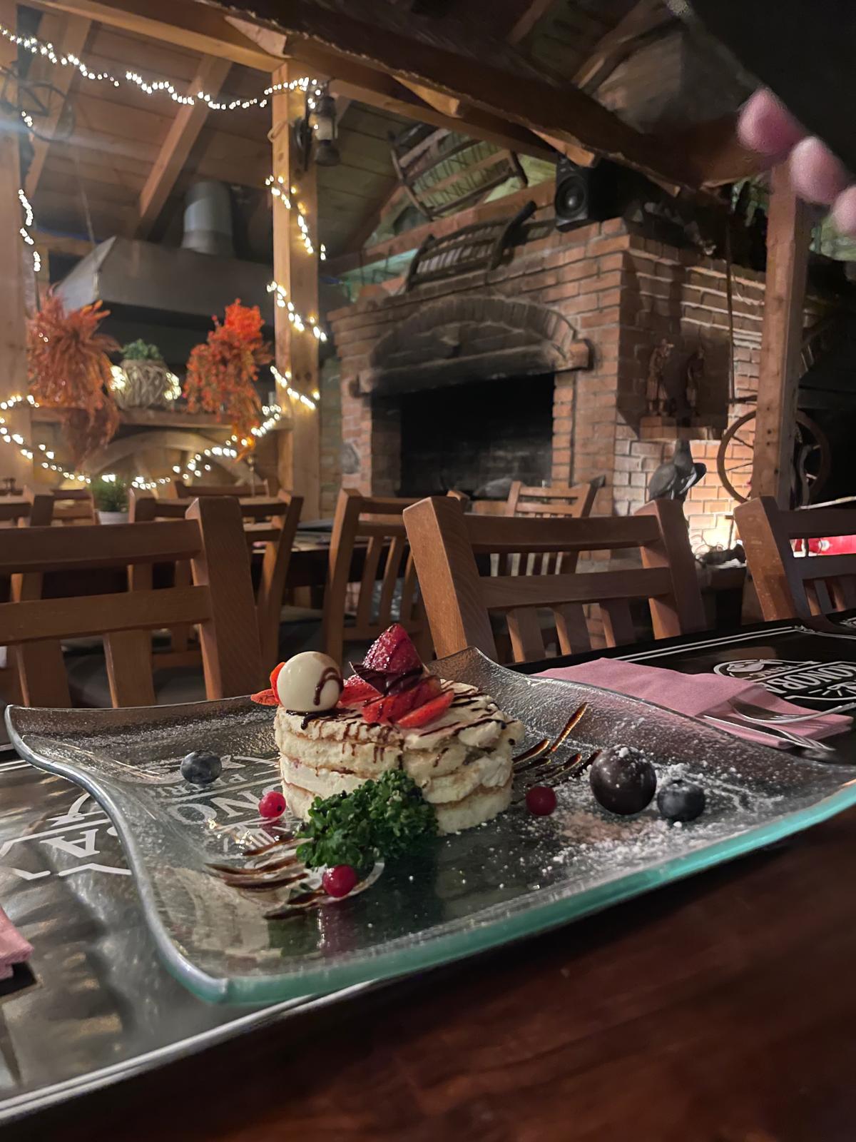 Elegantno postavljen stol za proslave - Krčma Petrić Osijek